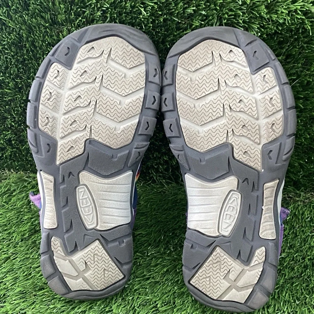 KEEN Kids Girl's Newport H2 Size 4 Closed Toe Water Sandals Purple Multi
